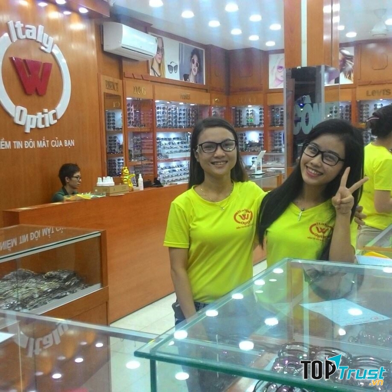 Mắt kính Italy Long Xuyên