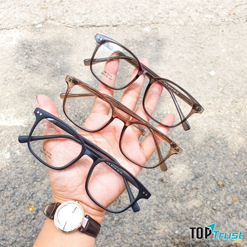 Mắt kính Nha Trang