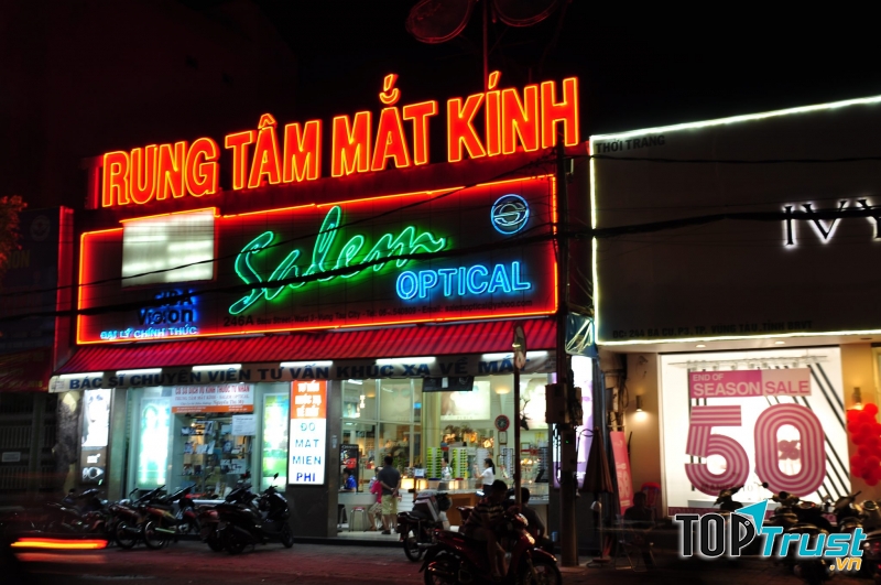 Mắt kính Salem Optical