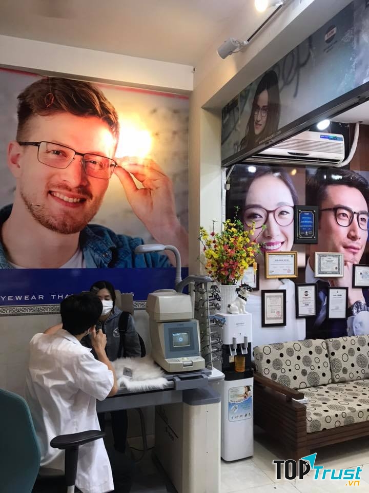 Mắt Kính Sơn Hà