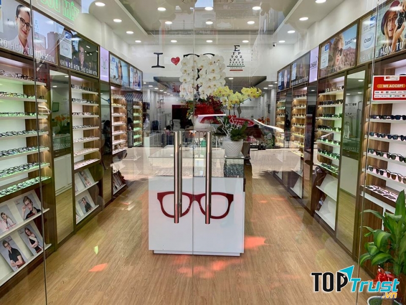 Mắt Kính Tâm Đức