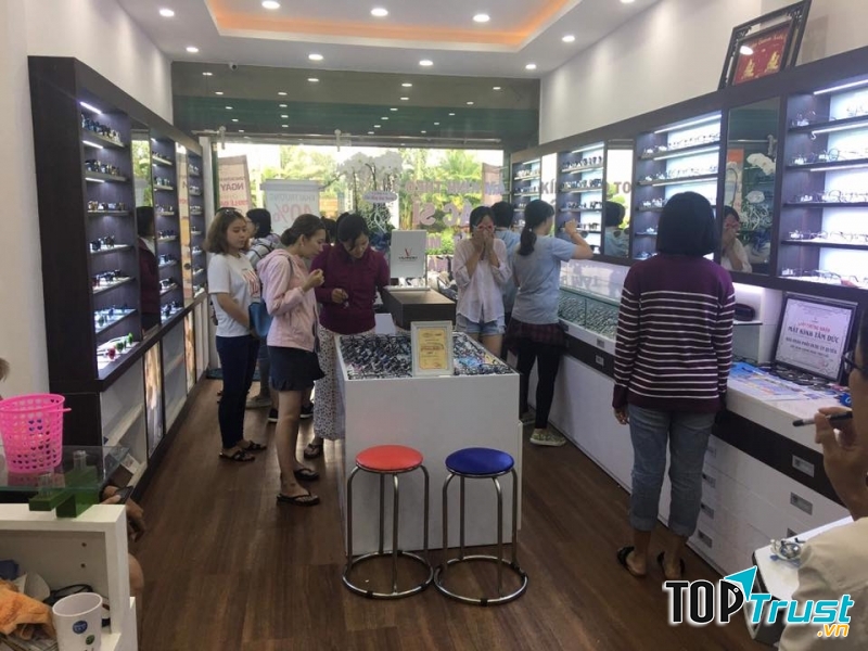 Mắt Kính Tâm Đức