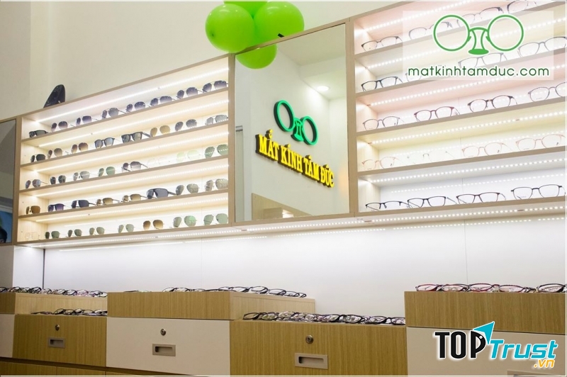 Mắt Kính Tâm Đức