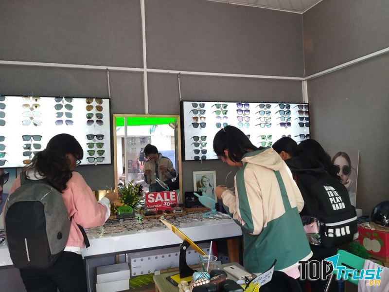 Mắt Kính Thái Lan