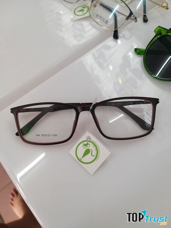 Mắt Kính Thái Lan