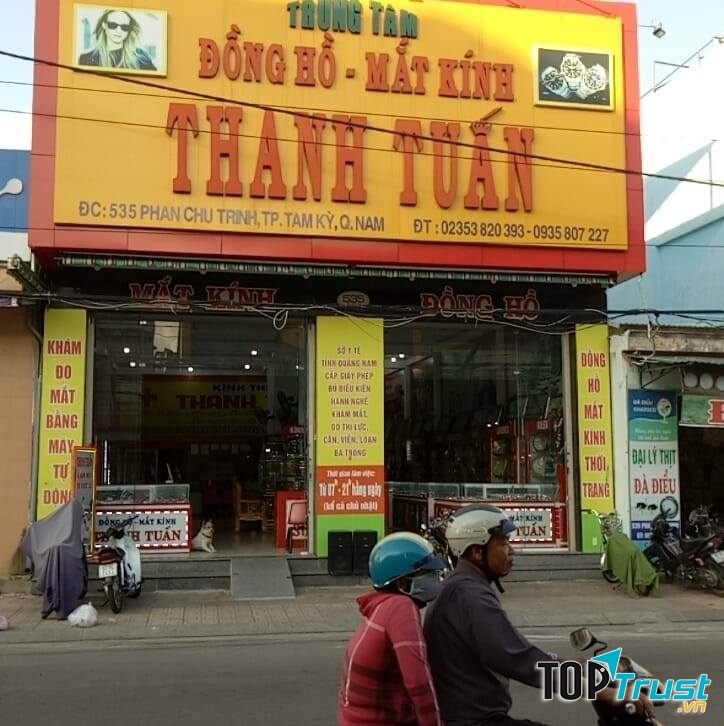 Sản phẩm mắt kính tại cửa hàng Thanh Tuấn đa dạng, phong phú, chất lượng với nhiều phong cách khác nhau