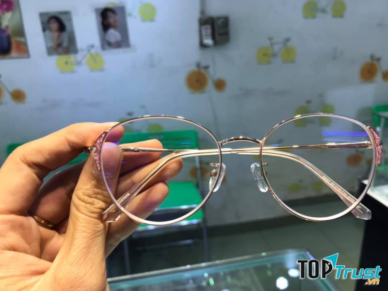 Mắt kính Titan (kinhcansg.com)