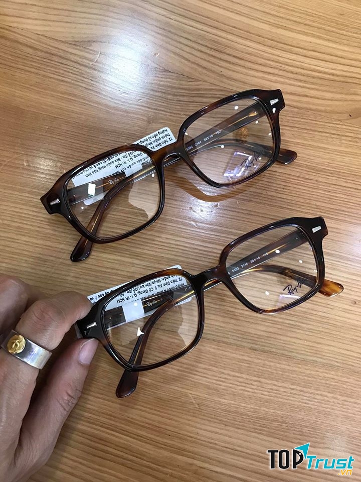 Mắt kính Trường Tiền