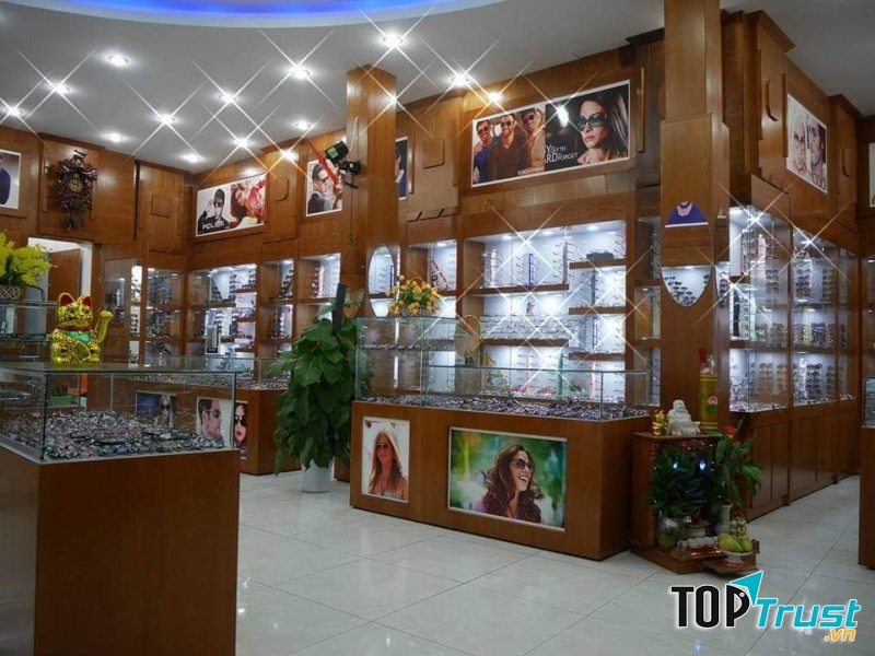 Mắt kính Xanh Pione