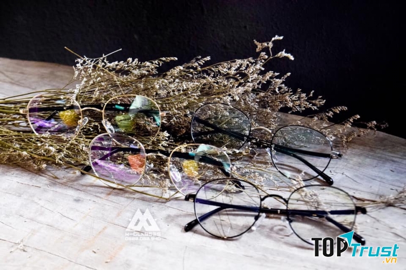 Mắt kính Xanh Pôn