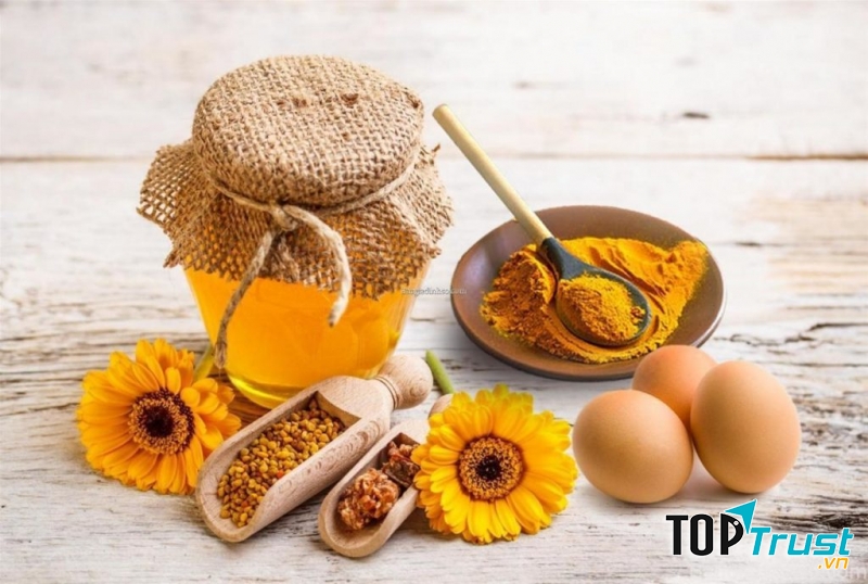 Mặt nạ mật ong và tinh bột nghệ