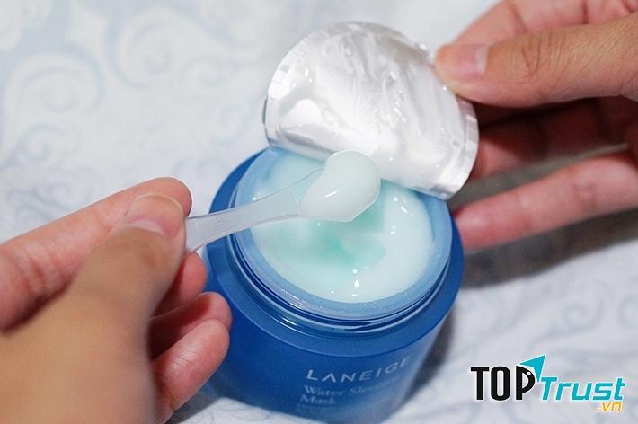 Bên trong mặt nạ ngủ Laneige Water Sleeping Mask 15ml
