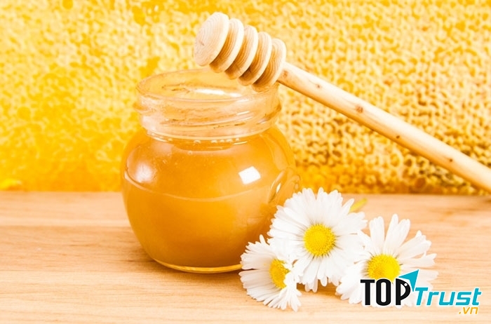 Một cốc trà mật ong sẽ khiến bạn dễ dàng đi vào giấc ngủ