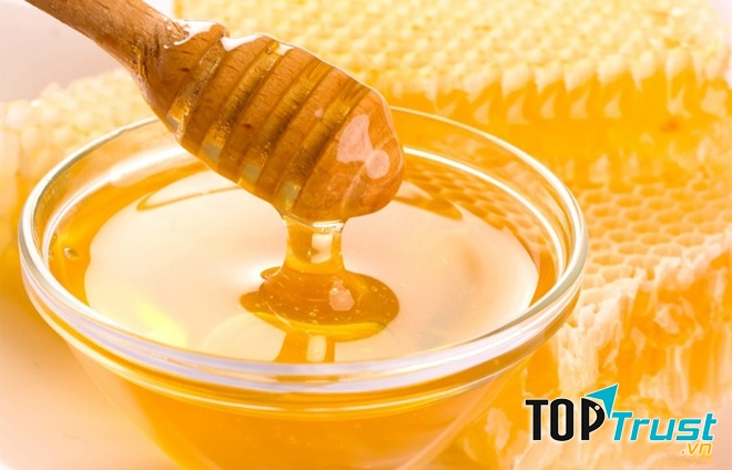 Mật ong tự nhiên giúp chữa đau họng hiệu quả