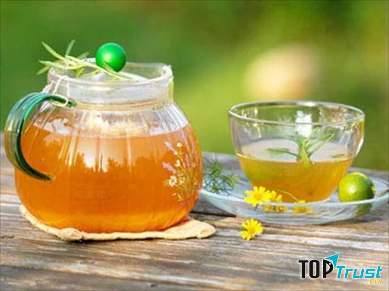 Mật ong và nước đào nguyên chất