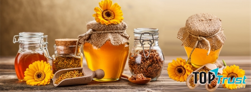 Mật ong và táo đỏ