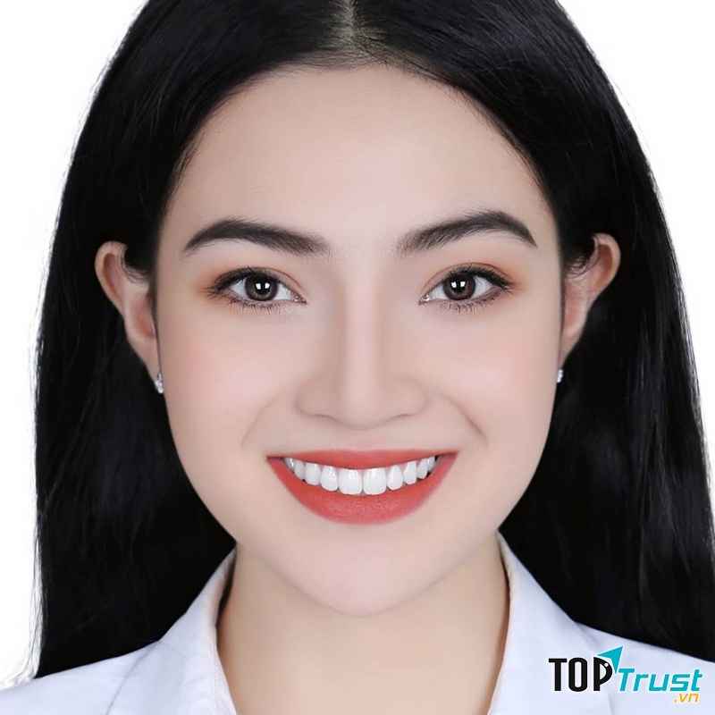 Mắt Vàng Studio