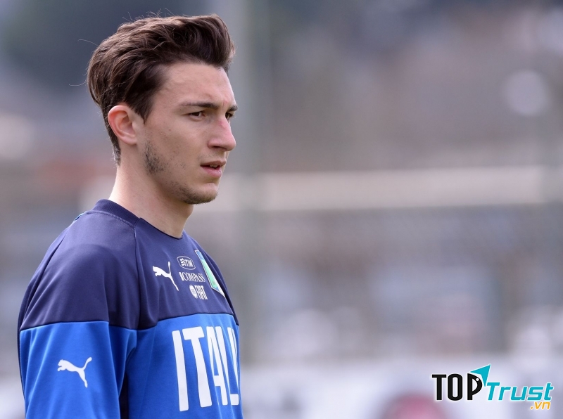 Darmian sở hữu nét thư sinh đáng mến