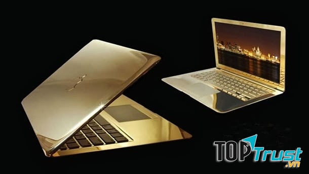 MacBook Pro dát vàng 24K – Giá 30.000 USD