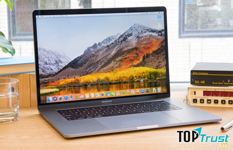 Macbook Pro 15 inch Retina 2018 Max Option – Giá 5.000 USD