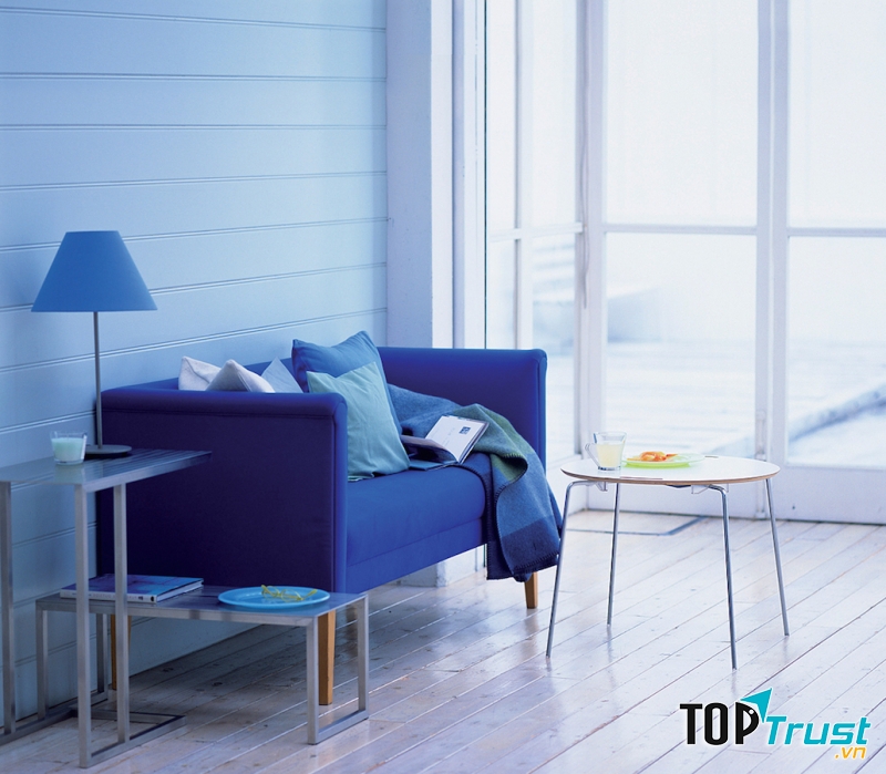 Màu xanh dương, màu của sự điềm  tĩnh, yên tĩnh