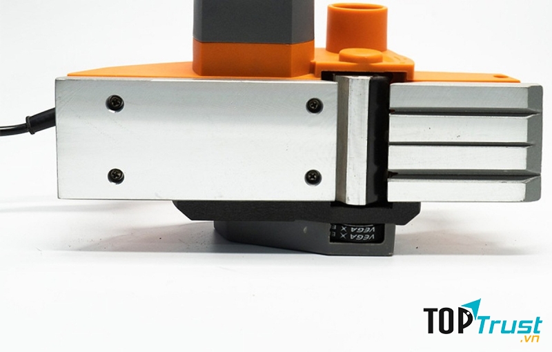 Máy bào gỗ Benyu BY7282