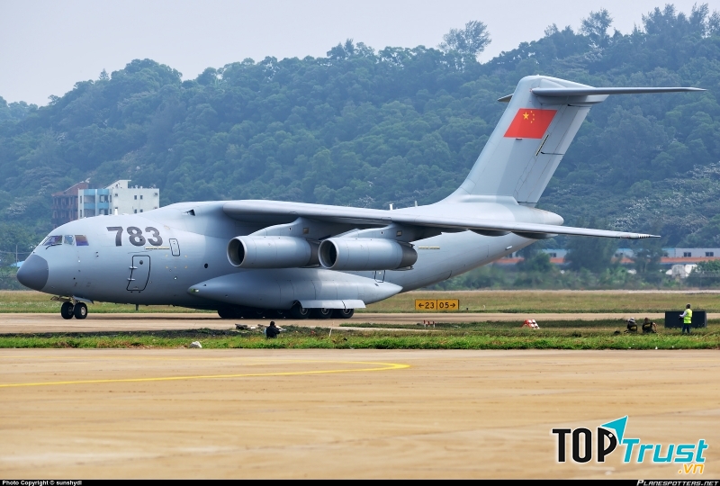 Máy bay chiến lược hạng nặng Xian Y-20.