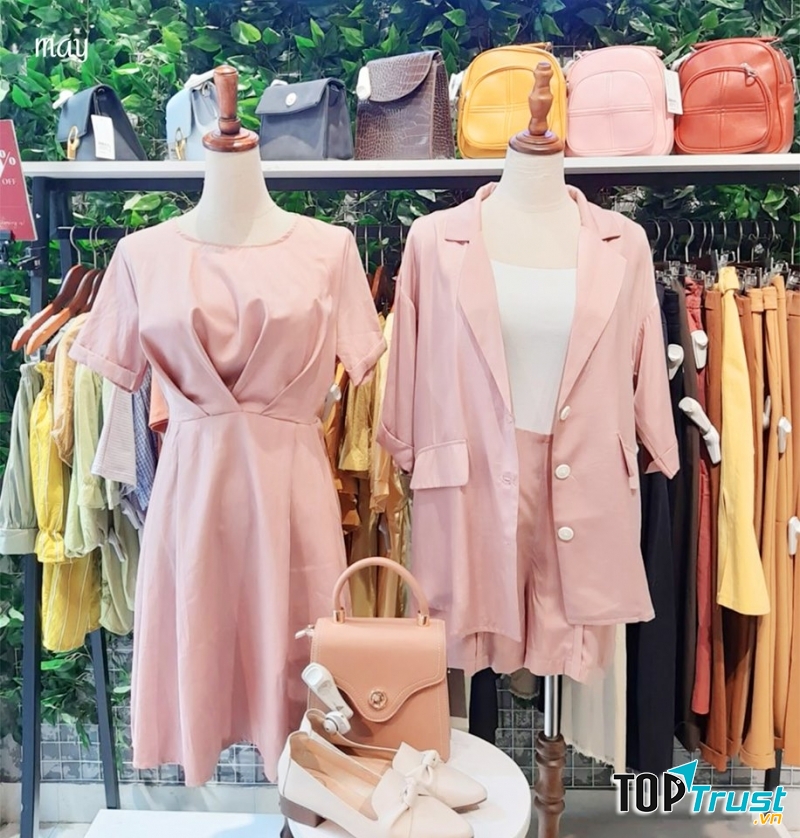 Hệ thống FM Style đã cung cấp các mặt hàng thời trang hết sức phong phú, đa dạng mẫu mã.