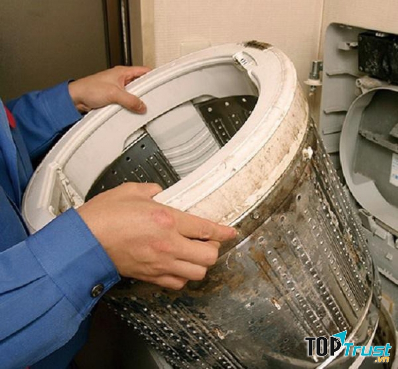 Máy giặt ẩm ướt là nơi sinh sản hoàn hảo cho vi khuẩn.