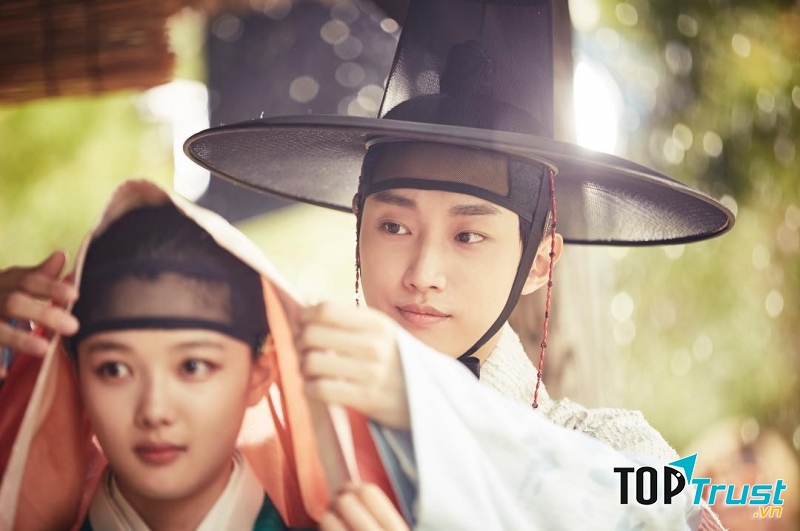 Mây họa ánh trăng