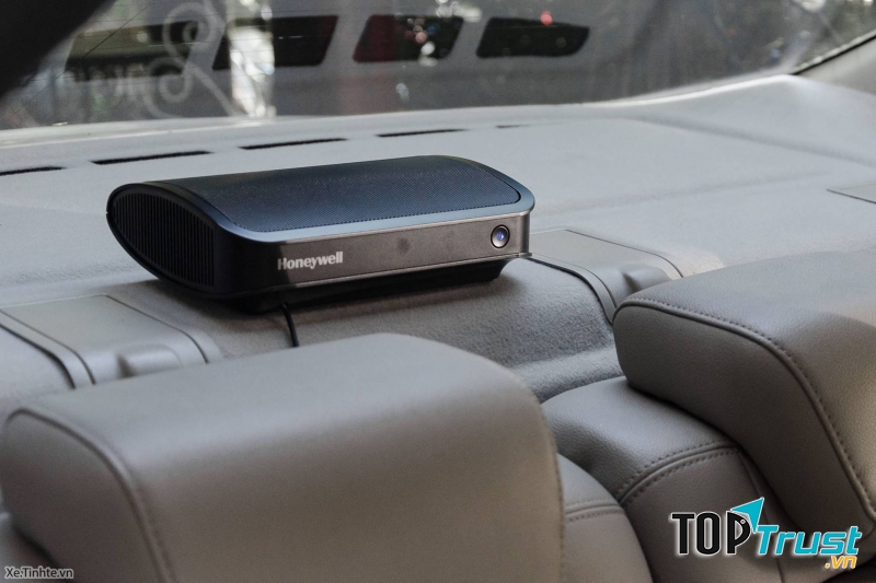 Máy lọc không khí ô tô Honeywell HAPC15GC010506B