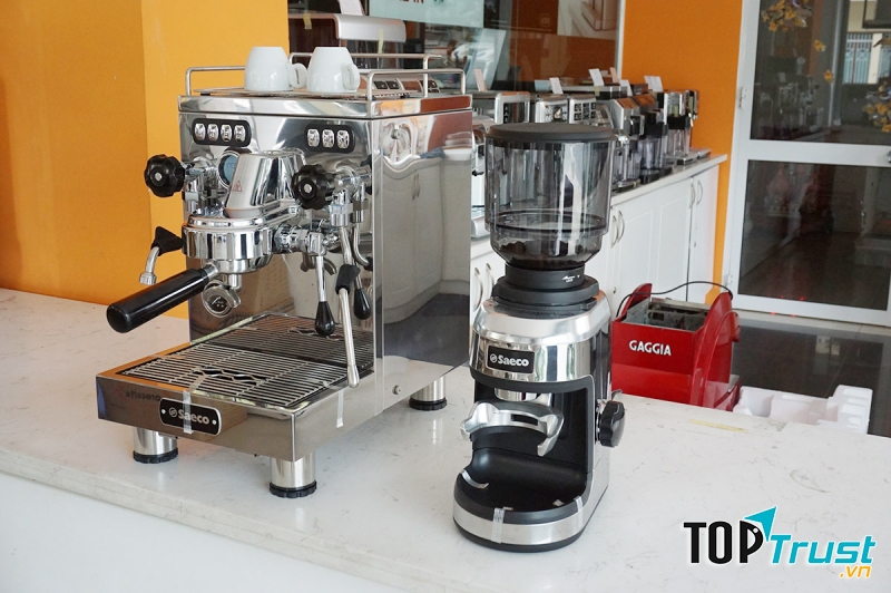 Máy pha cà phê Saeco