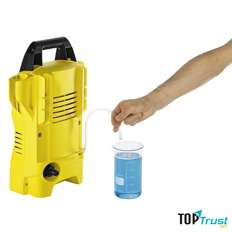 Máy có bộ phận tự động hút chất tẩy rửa