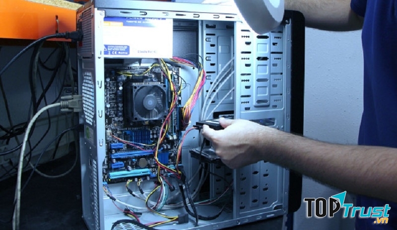 Máy tính có tiếng ồn