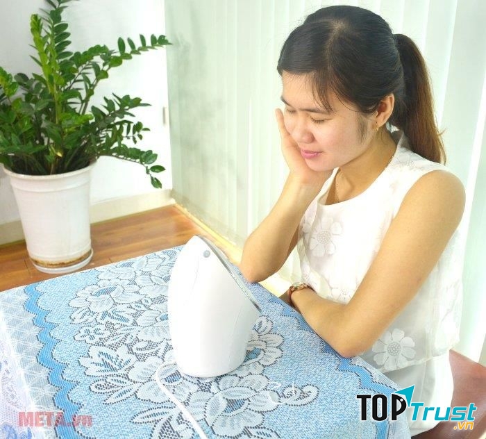 Máy xông hơi mặt công nghệ ion Beurer FC72 giúp chăm sóc da mặt hiệu quả