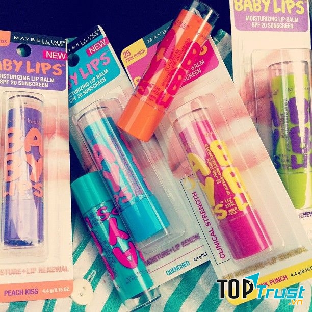 Maybelline Baby Lips mang thiết kế đầy sắc màu với vỏ son là màu na ná với màu son bên tron