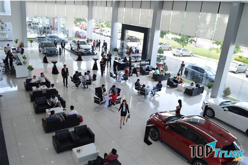 Showroom Mazda Bình Dương