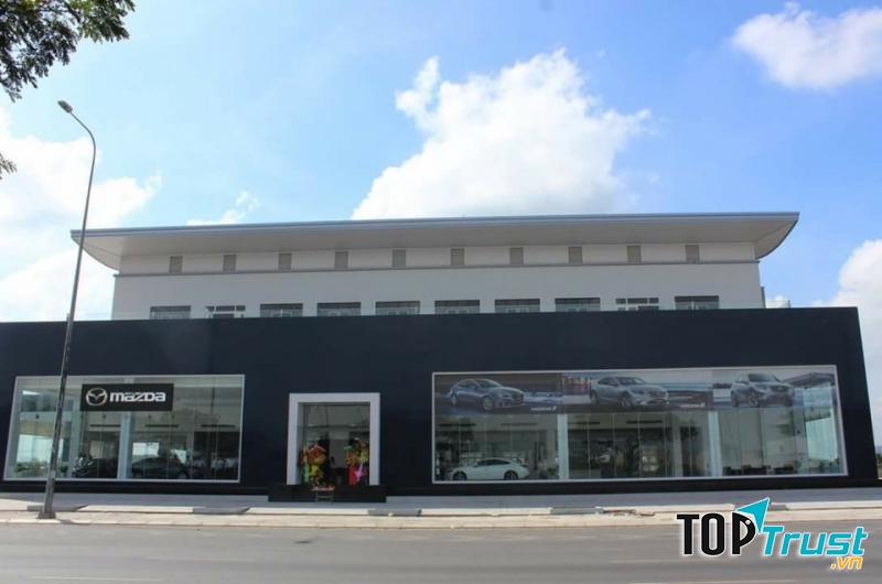 Hình ảnh showroom Mazda Bình Tân.