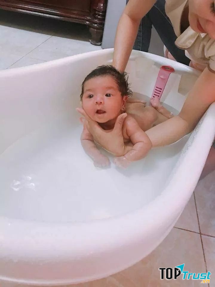 Tắm bé tại nhà