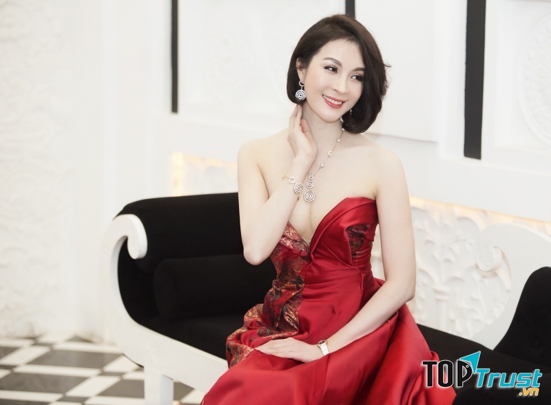MC Thanh Mai xinh đẹp đầy quyến rũ