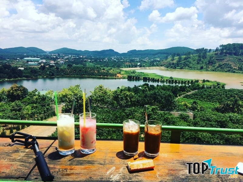 Mê Linh Coffee Garden