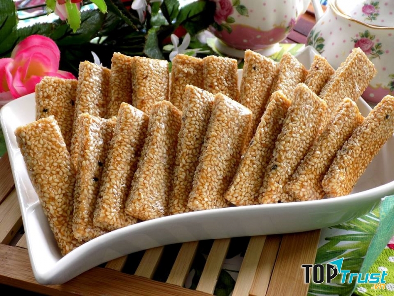 Mè xửng Huế, món quà thu hút du khách gần xa