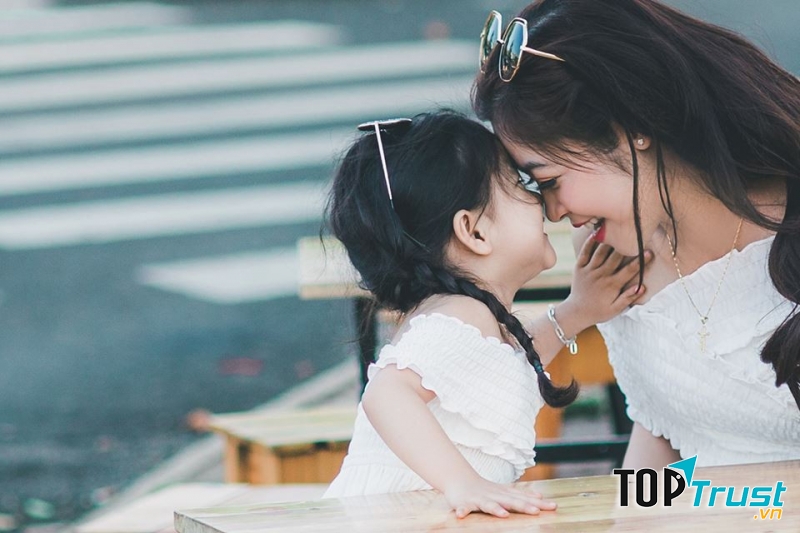 Mẹ yêu thương em hơn yêu cuộc sống
