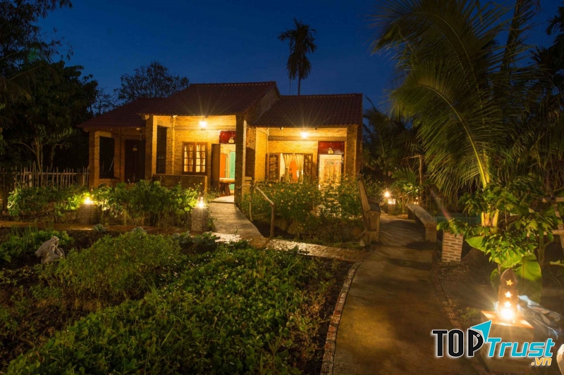 Sự xuất hiện của Mekong Rustic phần nào níu chân khách du lịch quên hết đường về.