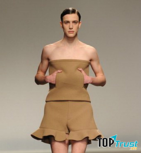 Cấm đàn ông mặc váy quây là điều luật rất đặc biệt ở Melbourne (Úc)