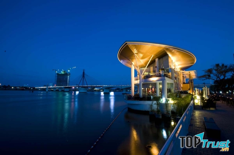 Thiết kế hình chiếc lá bên sông Hàn