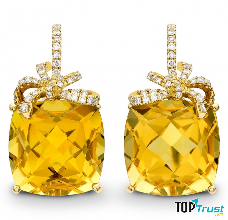 Trang sức đá quý màu vàng đậm tương sinh cho người mệnh Kim. Ảnh minh họa.