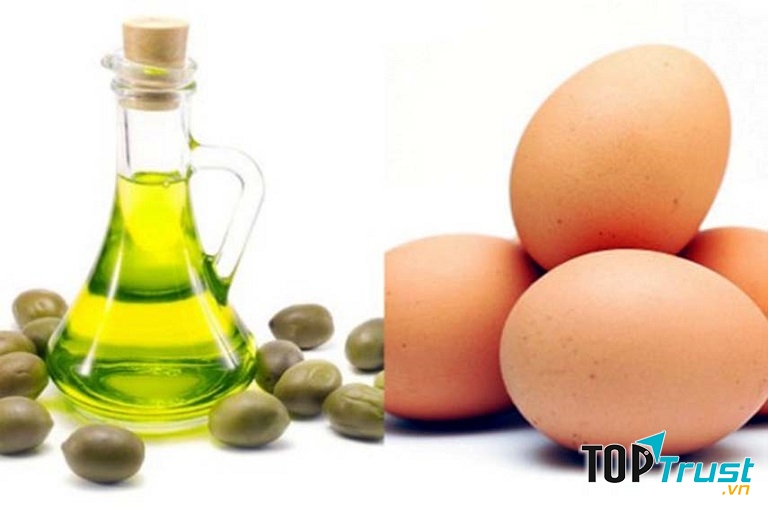 Sử dụng lòng trắng trứng và dầu oliu