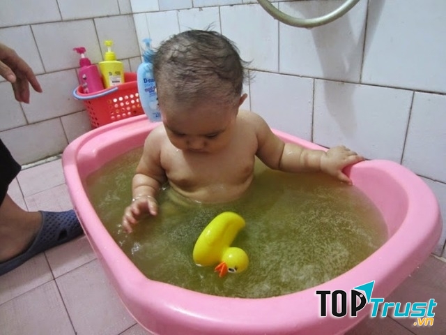 Mẹo chữa rôm sảy cho bé