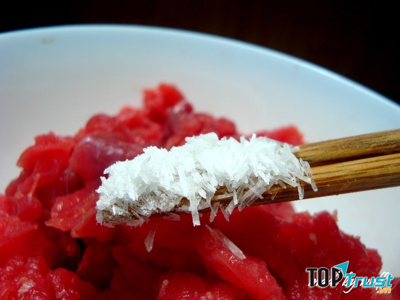 Không nên nêm bột ngọt vào thức ăn quá sớm